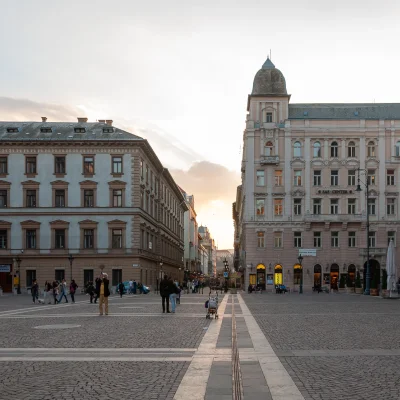  Budapest 364