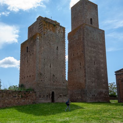 Tuscania 28